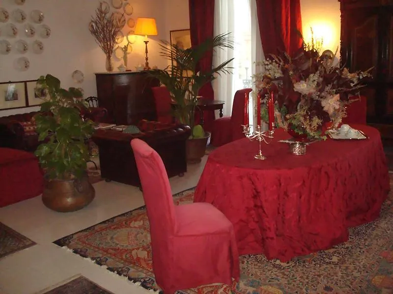 Il Palazzo B E B. Lentini Bed and Breakfast 0*,  Italië