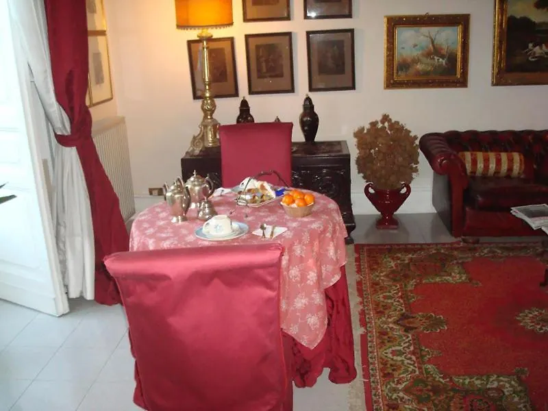 Il Palazzo B E B. Lentini Bed and Breakfast Italië